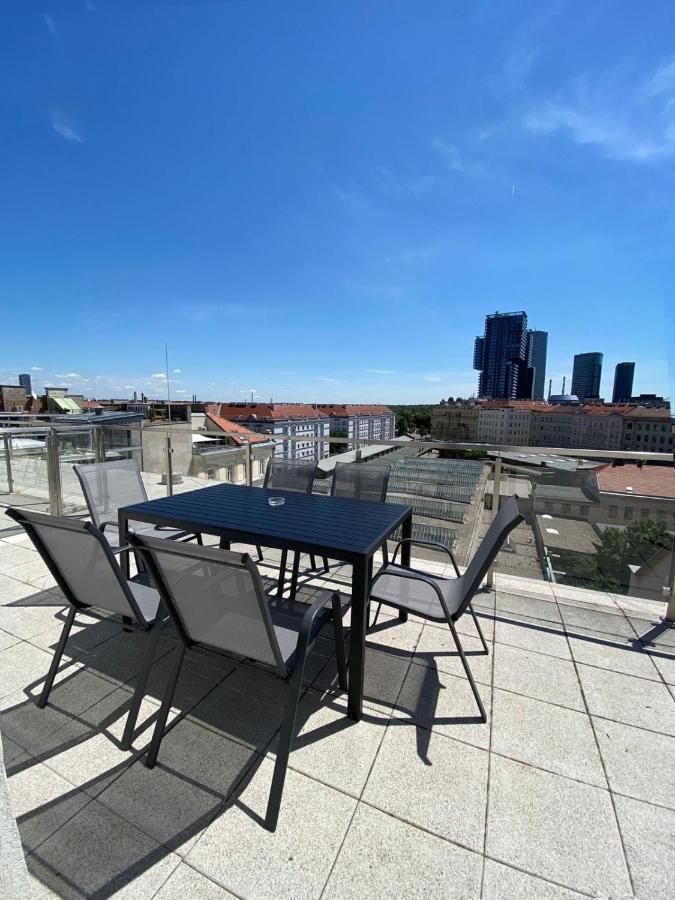 Elegant Duplex Danube Canal Vienna Esterno foto